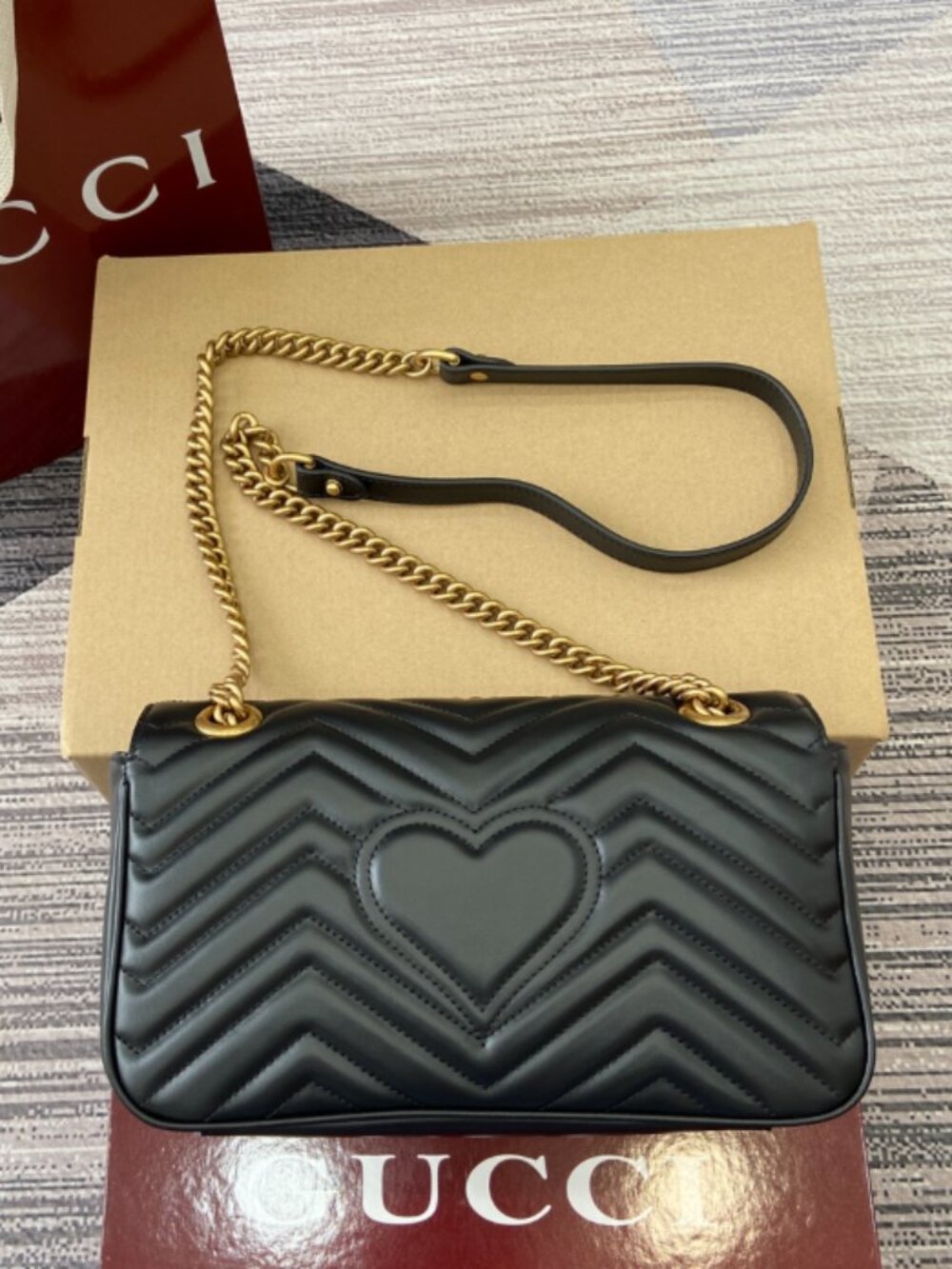Gucci GG Marmont Black Shoulder Bag - Picture 2 of 9